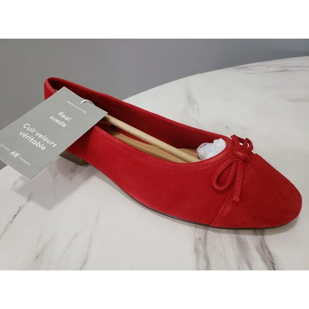 NEW H&M Ballet Flats Womens Size 7 Red Faux Suede Slip On Shoes Round Toe Velvet